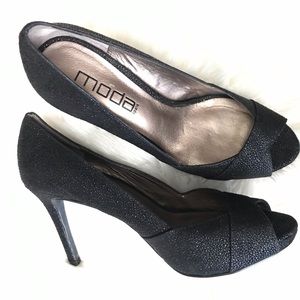 Moda Spana Pumps in Black.